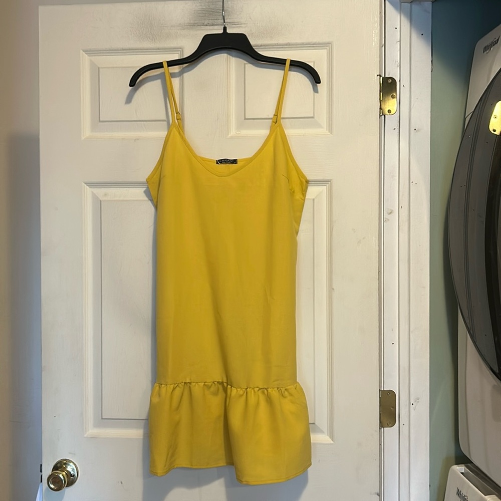 Chigant Dress Size Medium Gold